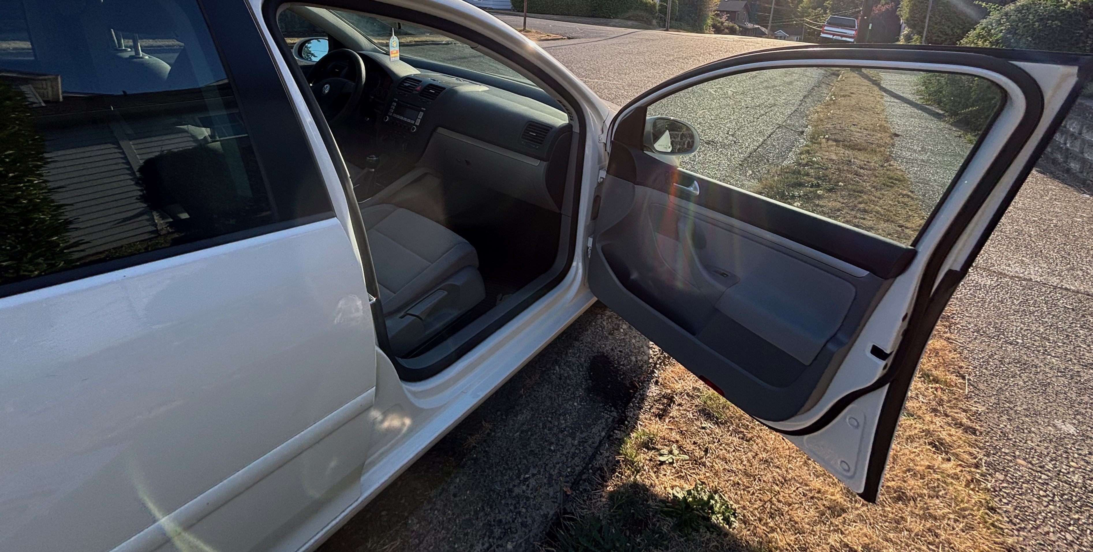 Used 2008 Volkswagen Rabbit 4-Door FWD image 15