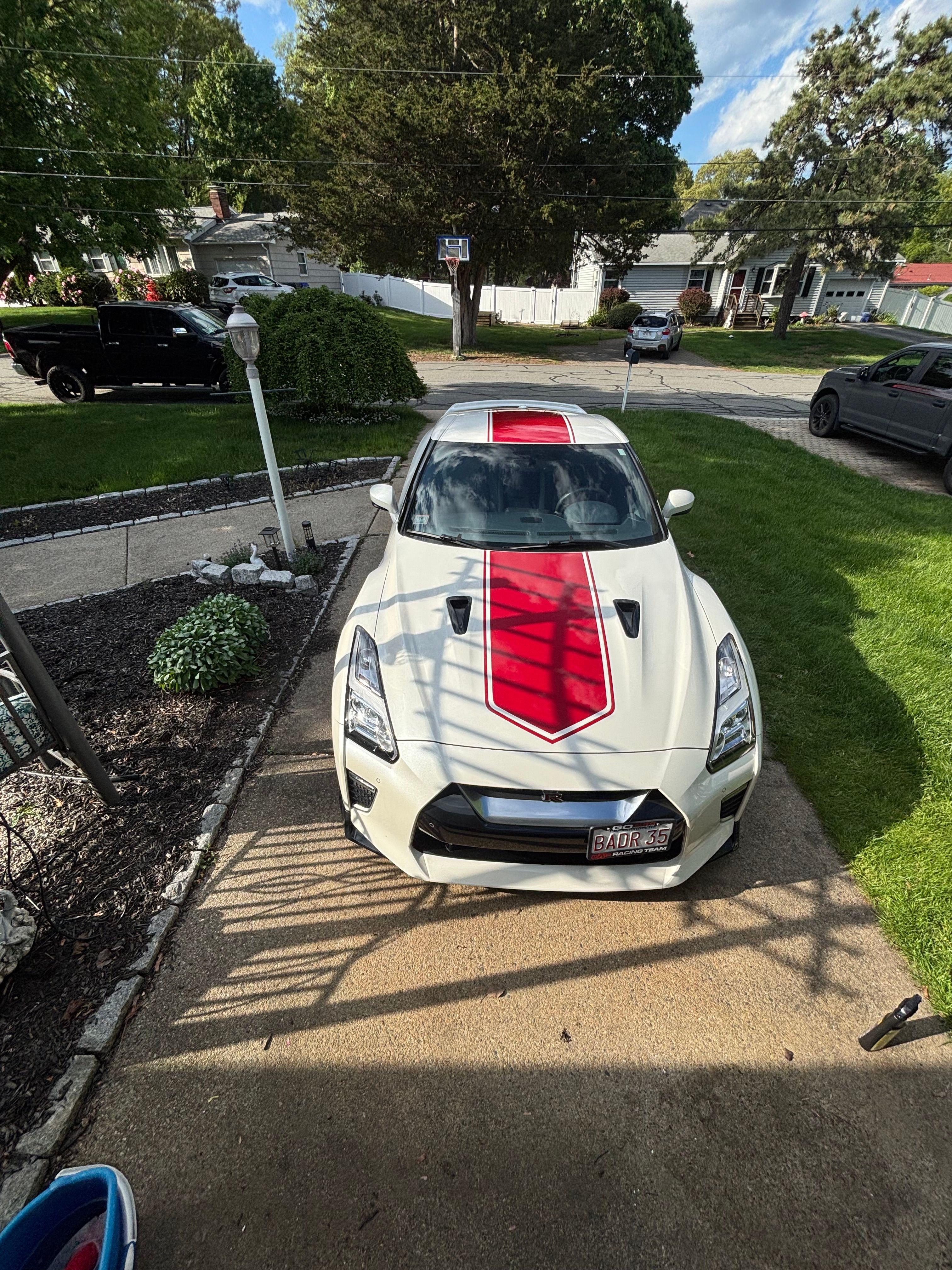 Used 2020 Nissan GT-R Premium AWD/4WD image 1