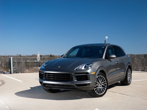 Used 2020 Porsche Cayenne Sport Utility 4D image 1