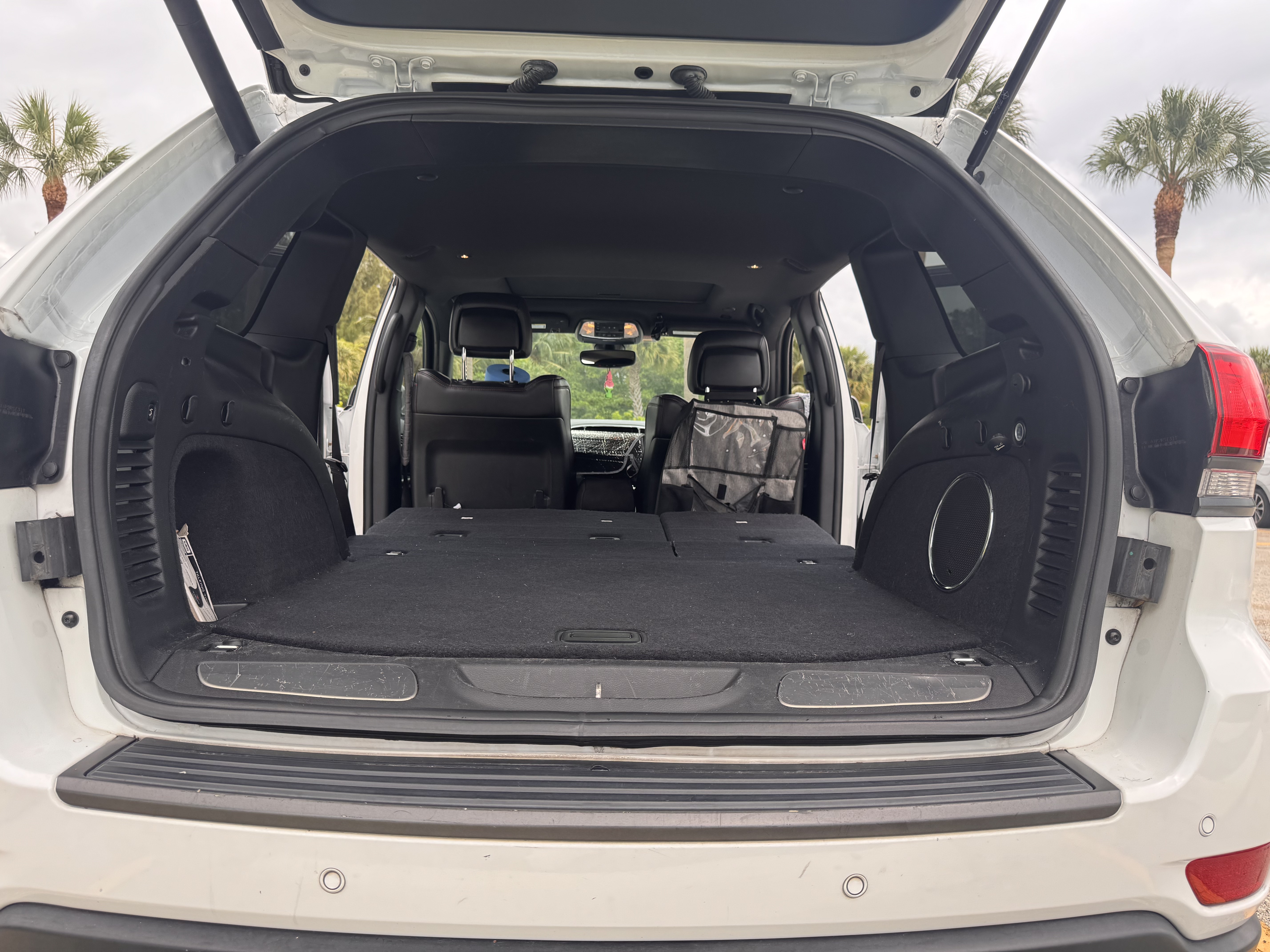 Used 2019 Jeep Grand Cherokee Trailhawk AWD/4WD image 17
