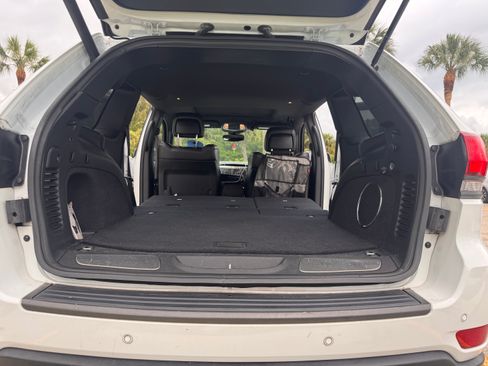 Used 2019 Jeep Grand Cherokee Trailhawk AWD/4WD image 17