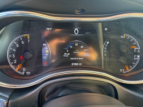 Used 2015 Jeep Grand Cherokee Laredo w/ Quick Order Package 23E image 10