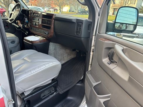 Used 2014 Chevrolet Express 1500 image 12