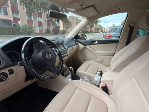 Used 2013 Volkswagen Tiguan SE image 12