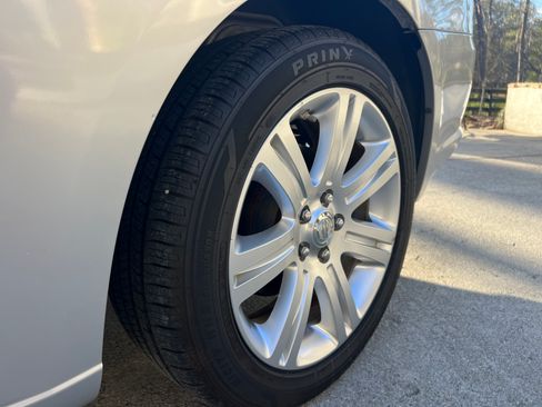 Used 2010 Chrysler Sebring Touring w/ Special Touring Group image 10