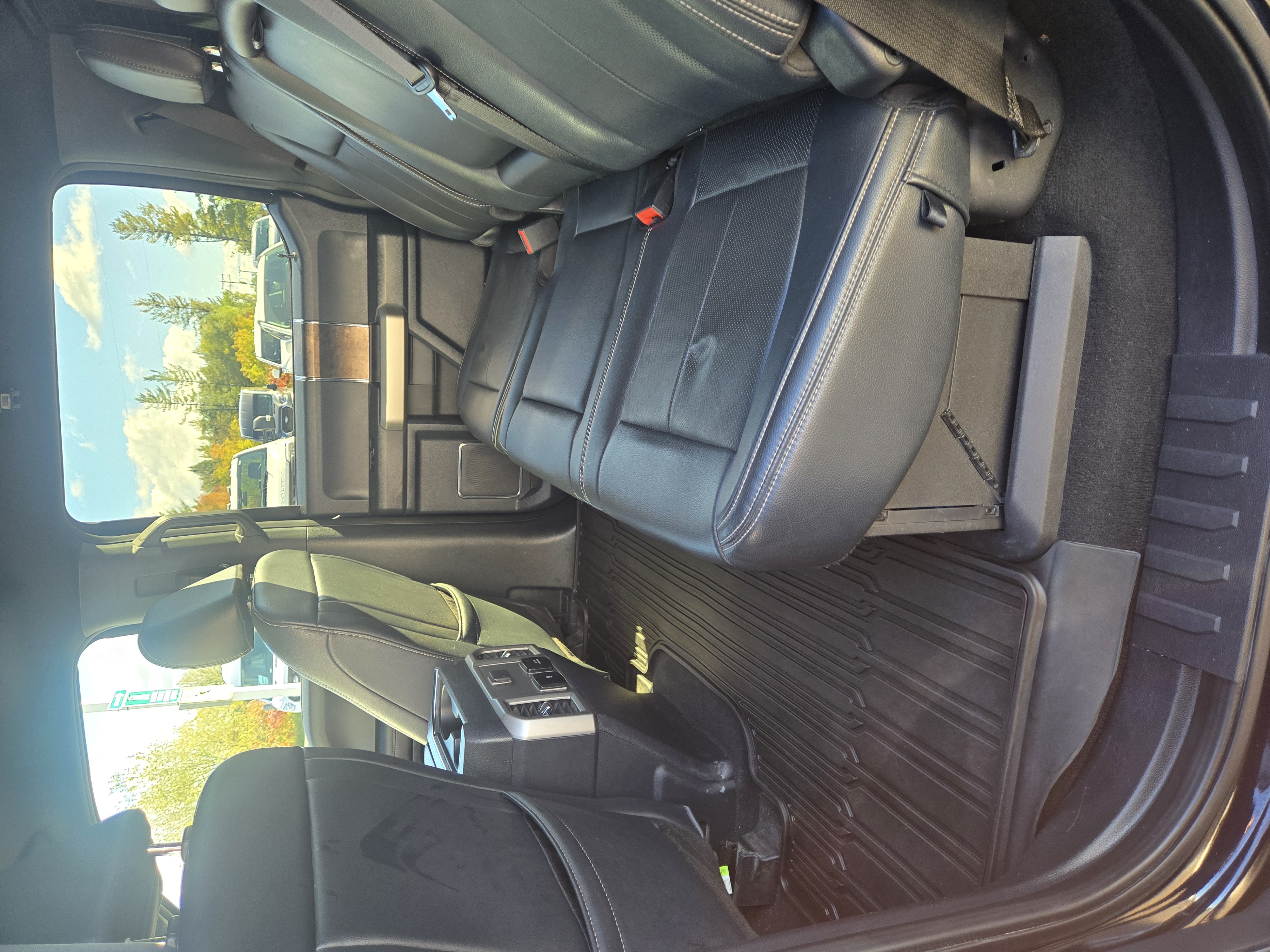 Used 2022 Ford F350 Lariat w/ Lariat Ultimate Package AWD/4WD image 4