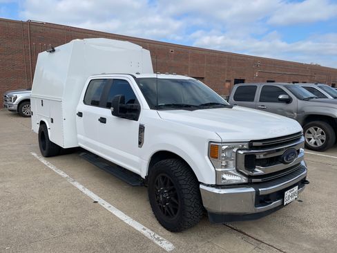 Used 2022 Ford F350 XL w/ Power Equipment Group image 2