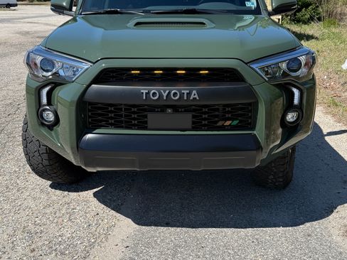 Used 2022 Toyota 4Runner TRD Off-Road Premium AWD/4WD image 17