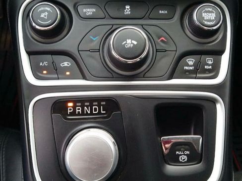 Used 2016 Chrysler 200 Limited image 5