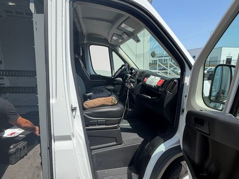Used 2014 RAM ProMaster 1500 FWD image 3