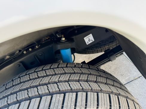 Used 2018 Toyota Tacoma SR5 image 10