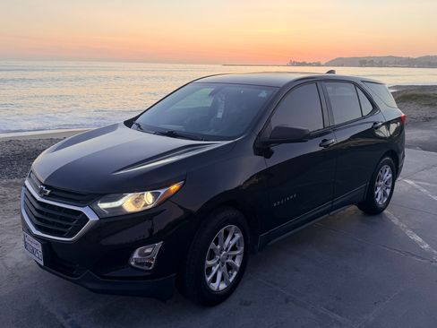 Used 2018 Chevrolet Equinox LS FWD image 6