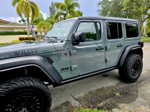 Used 2024 Jeep Wrangler Unlimited Sport AWD/4WD image 11