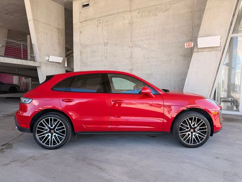 Used 2023 Porsche Macan AWD/4WD image 1
