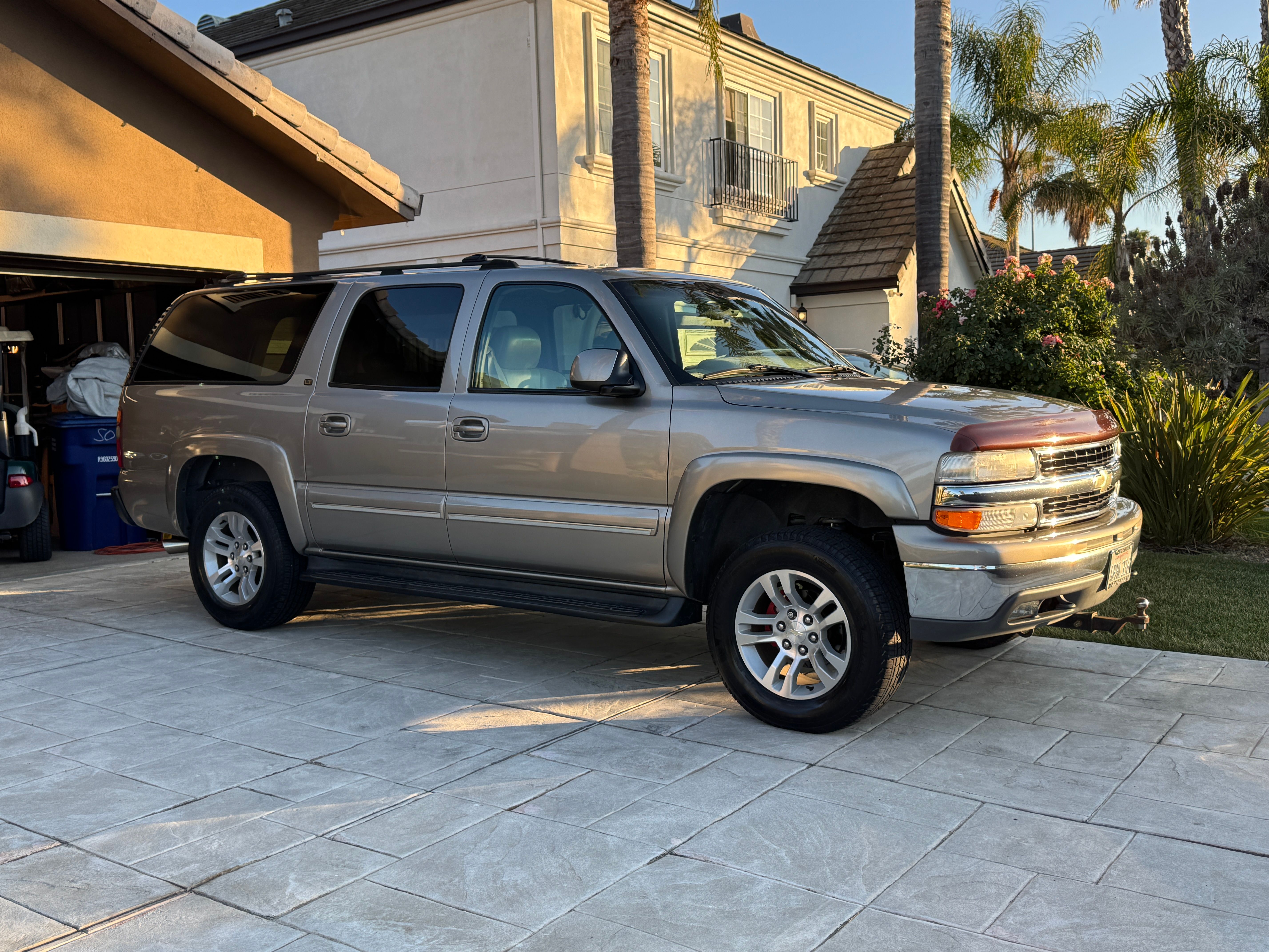 Used 2001 Chevrolet Suburban LT w/ LT Preferred Equipment Group AWD/4WD image 1