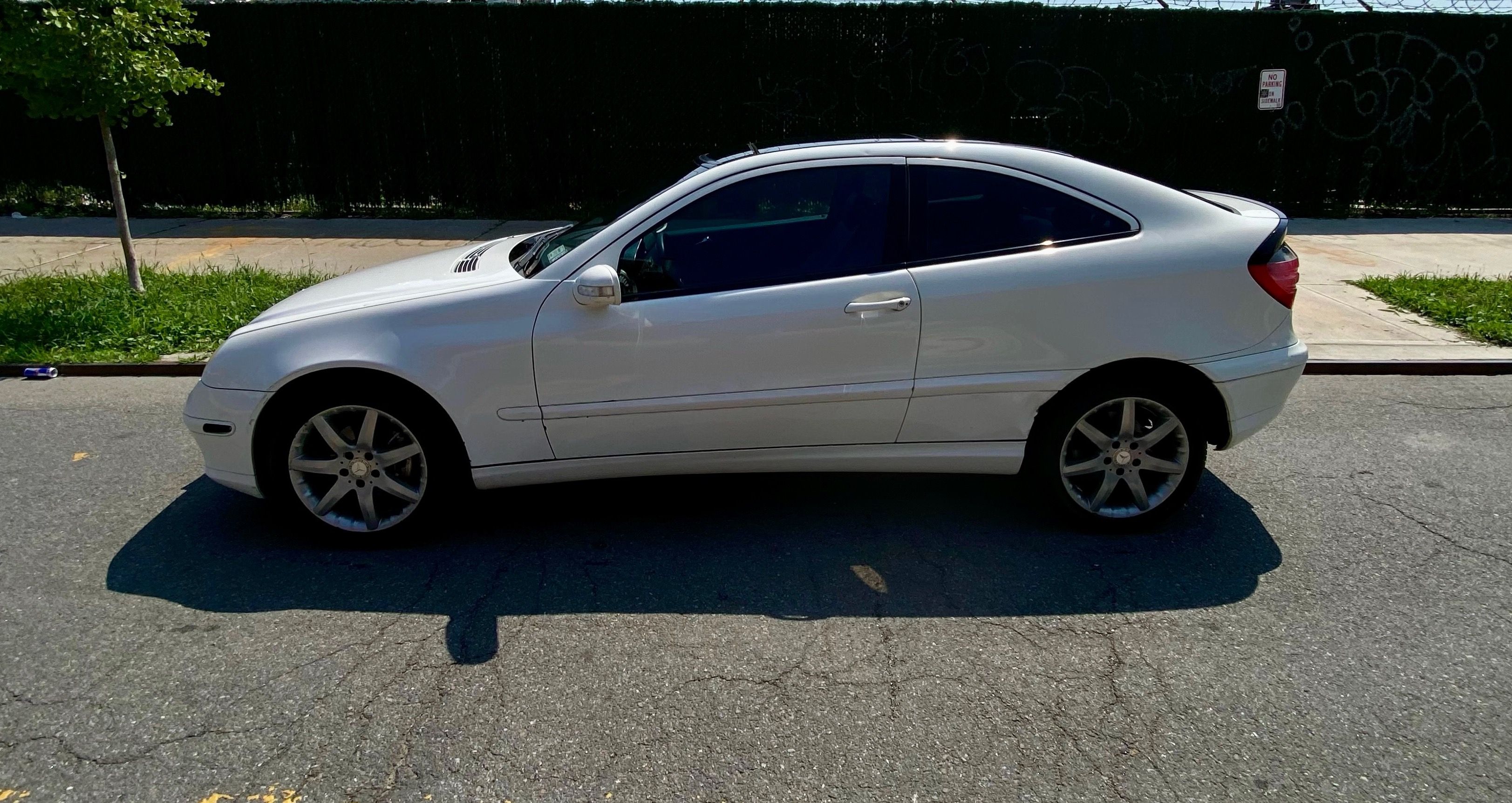 Used 2004 Mercedes-Benz C 230 Coupe image 2
