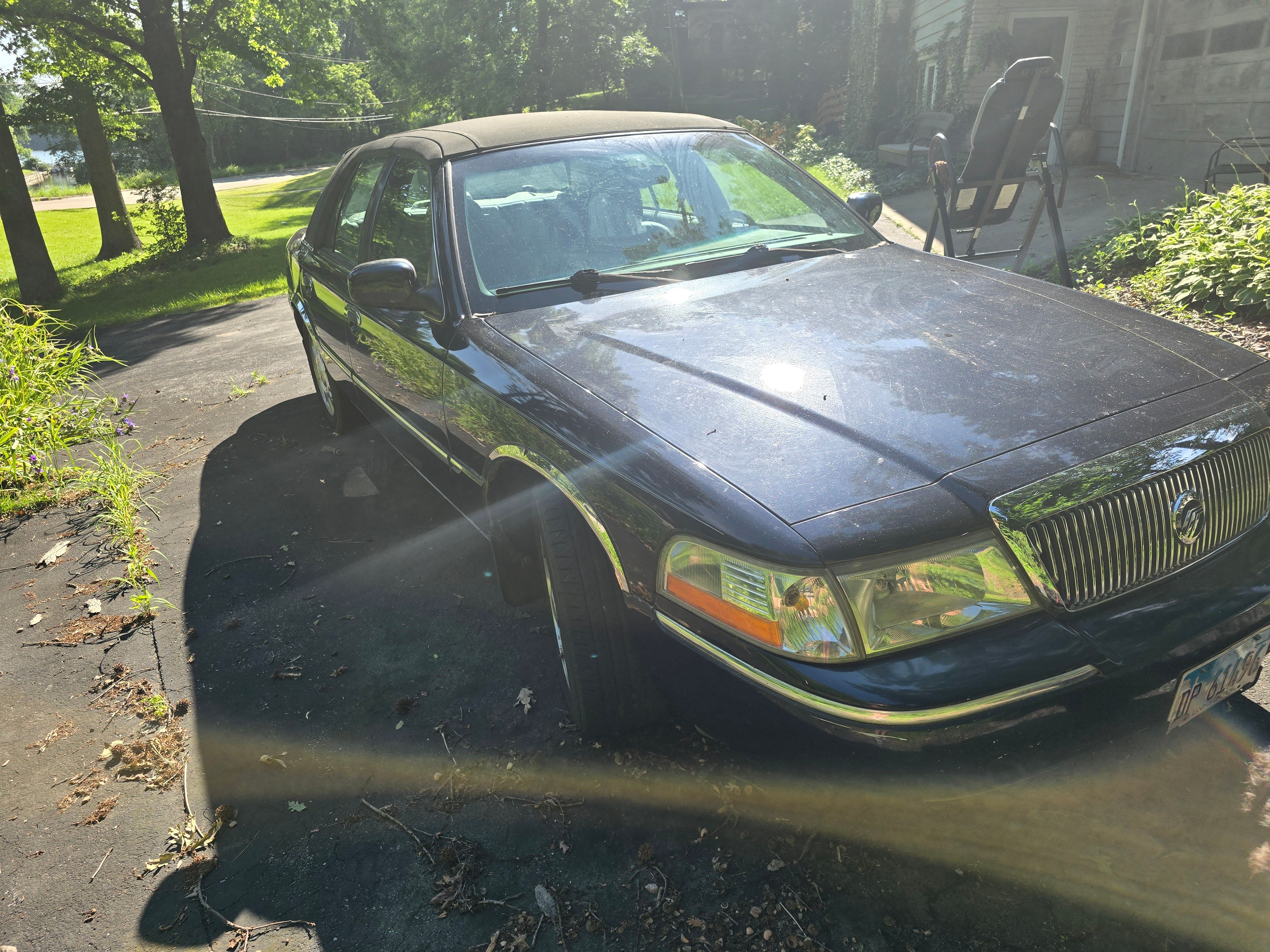 Used 2003 Mercury Grand Marquis LS RWD image 2