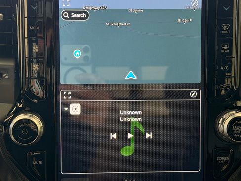 Used 2022 RAM 5500 4x4 Crew Cab image 11