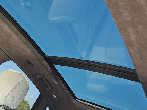 Used 2016 Porsche Macan Turbo image 22