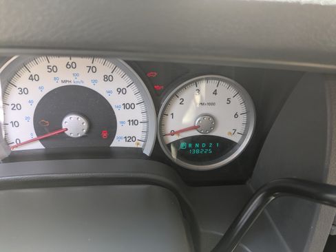 Used 2005 Dodge Durango Limited w/ Travel Convenience Group RWD image 9