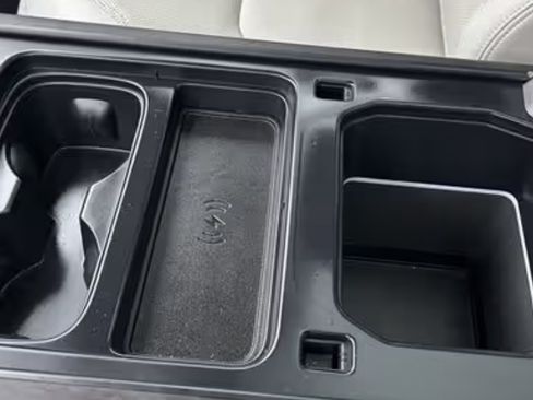 Used 2023 Land Rover Defender 130 S image 6