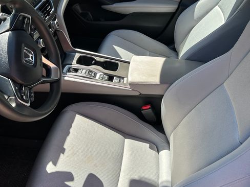 Used 2018 Honda Accord Hybrid image 11