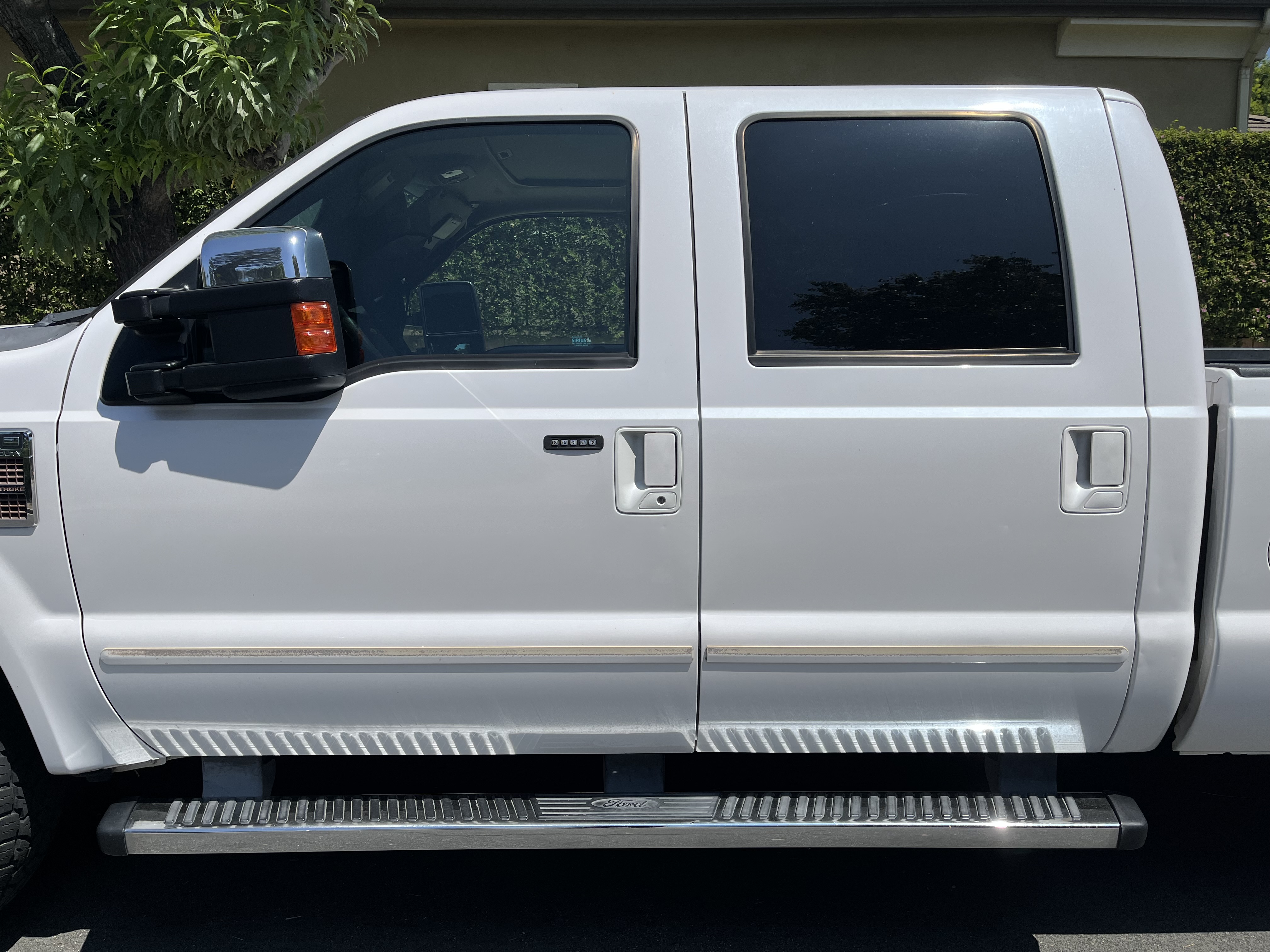Used 2010 Ford F250 Lariat AWD/4WD image 2