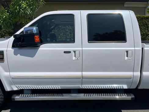 Used 2010 Ford F250 Lariat AWD/4WD image 2