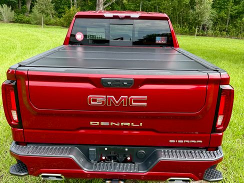 Used 2024 GMC Sierra 1500 Denali AWD/4WD image 8
