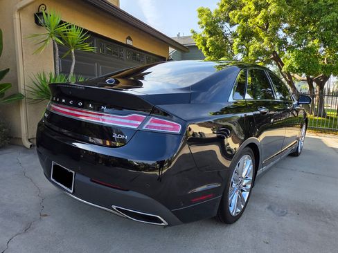 Used 2019 Lincoln MKZ Reserve image 2