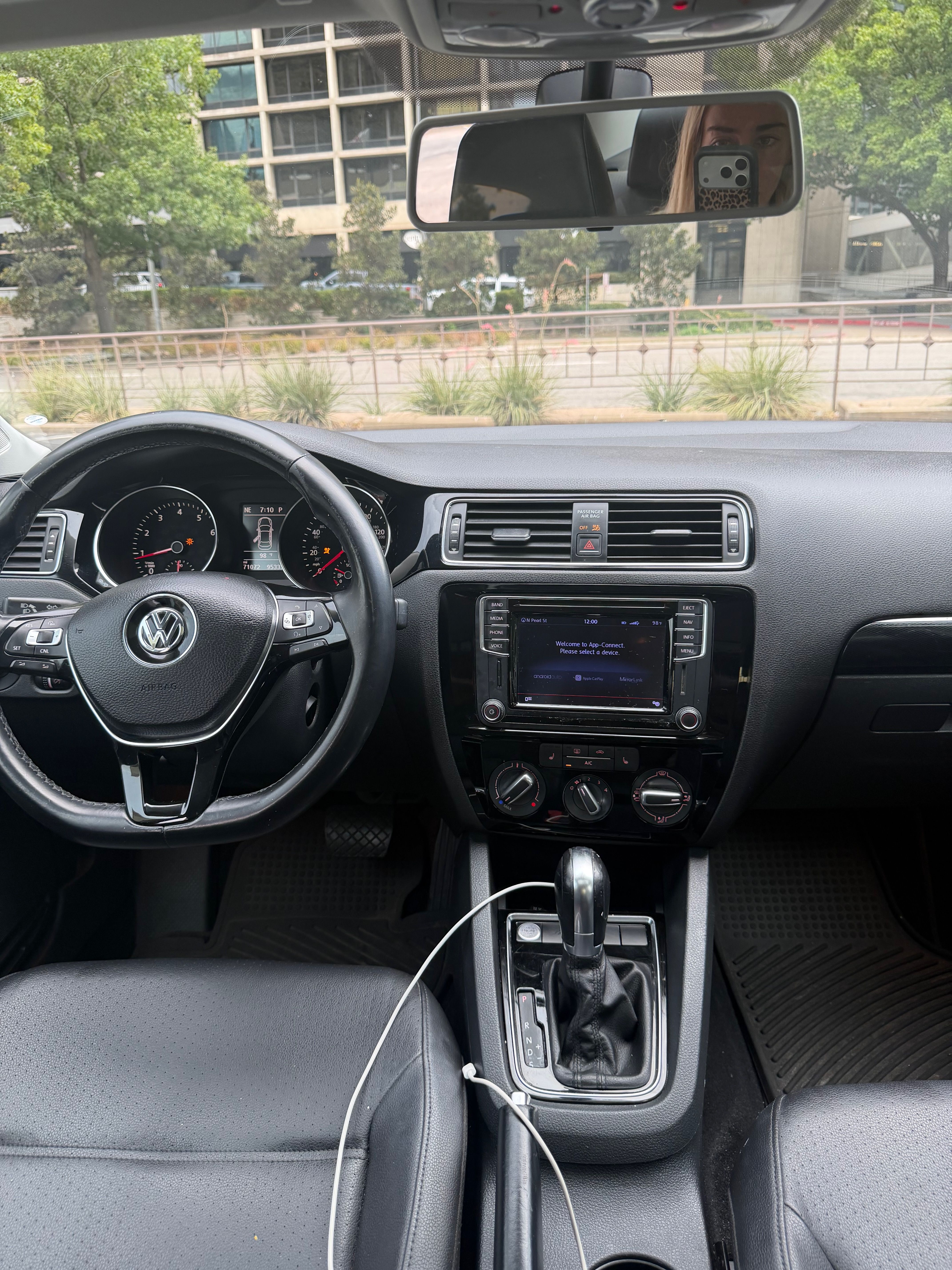 Used 2016 Volkswagen Jetta SEL w/ Lighting Package FWD image 22