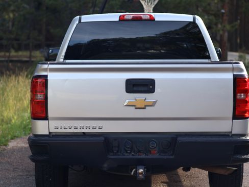 Used 2018 Chevrolet Silverado 1500 W/T w/ Trailering Package AWD/4WD image 19