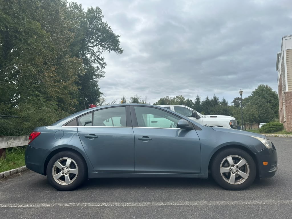 Used 2012 Chevrolet Cruze LT FWD image 4