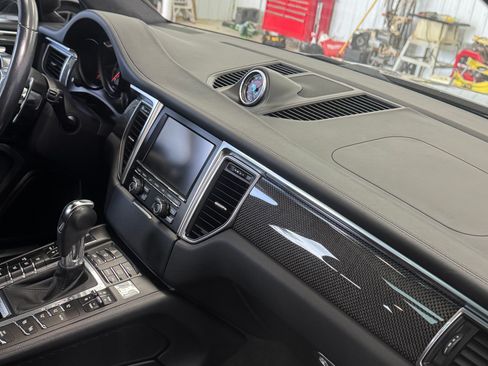 Used 2015 Porsche Macan Turbo AWD/4WD image 5