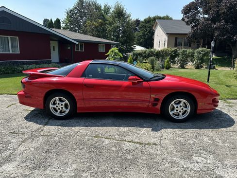 Used 2001 Pontiac Firebird Formula w/ Protection Group RWD image 6