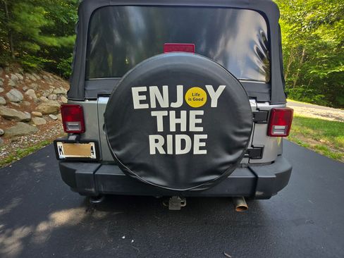 Used 2013 Jeep Wrangler Sport AWD/4WD image 5