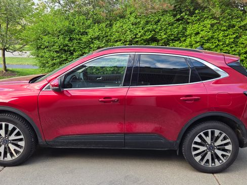 Used 2020 Ford Escape Titanium AWD/4WD image 10
