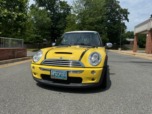 Used 2005 MINI Cooper S FWD image 4