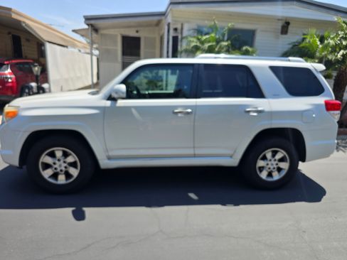 Used 2010 Toyota 4Runner SR5 RWD image 7