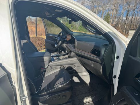 Used 2025 Chevrolet Tahoe Premier image 10