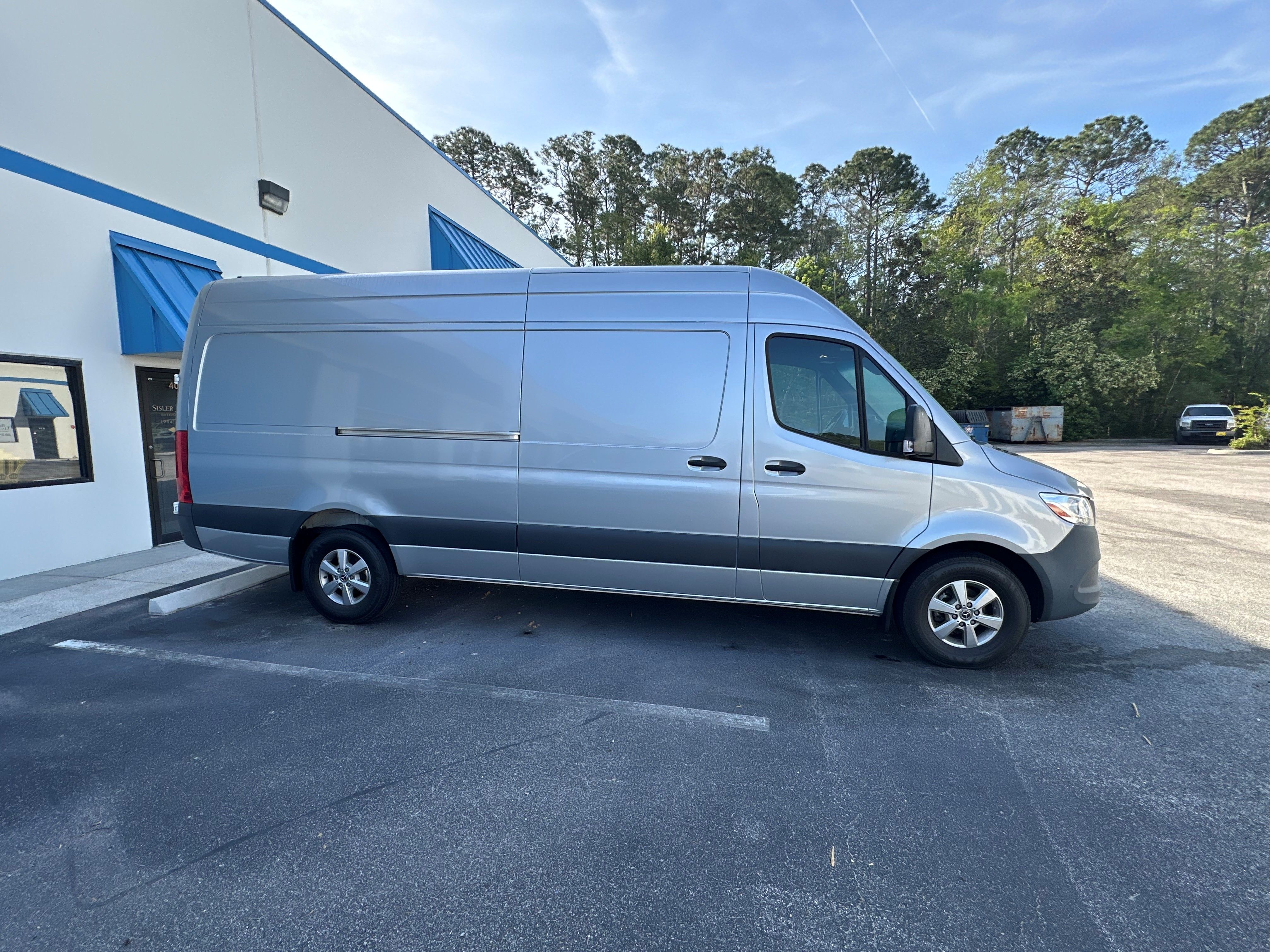 Used 2023 Mercedes-Benz Sprinter 2500 image 4