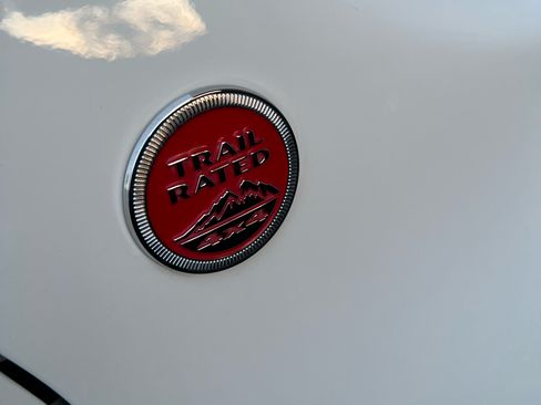 Used 2018 Jeep Renegade Trailhawk w/ UConnect 8.4 Nav Group image 10