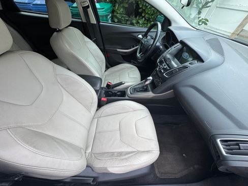 Used 2016 Ford Focus Titanium image 9