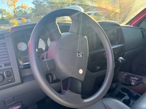 Used 2008 Dodge Ram 1500 Truck ST image 8