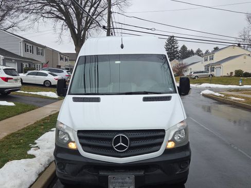 Used 2017 Mercedes-Benz Sprinter 2500 image 1