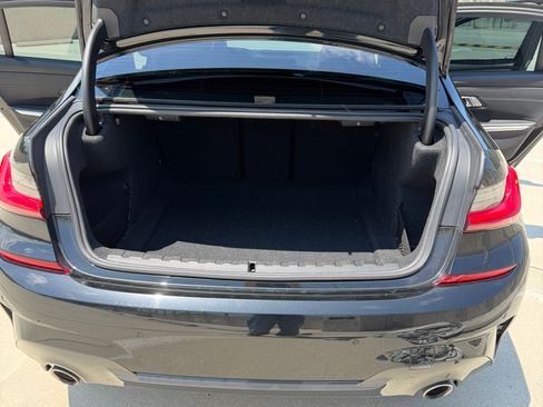 Used 2019 BMW 330i Sedan w/ M Sport Package RWD image 18
