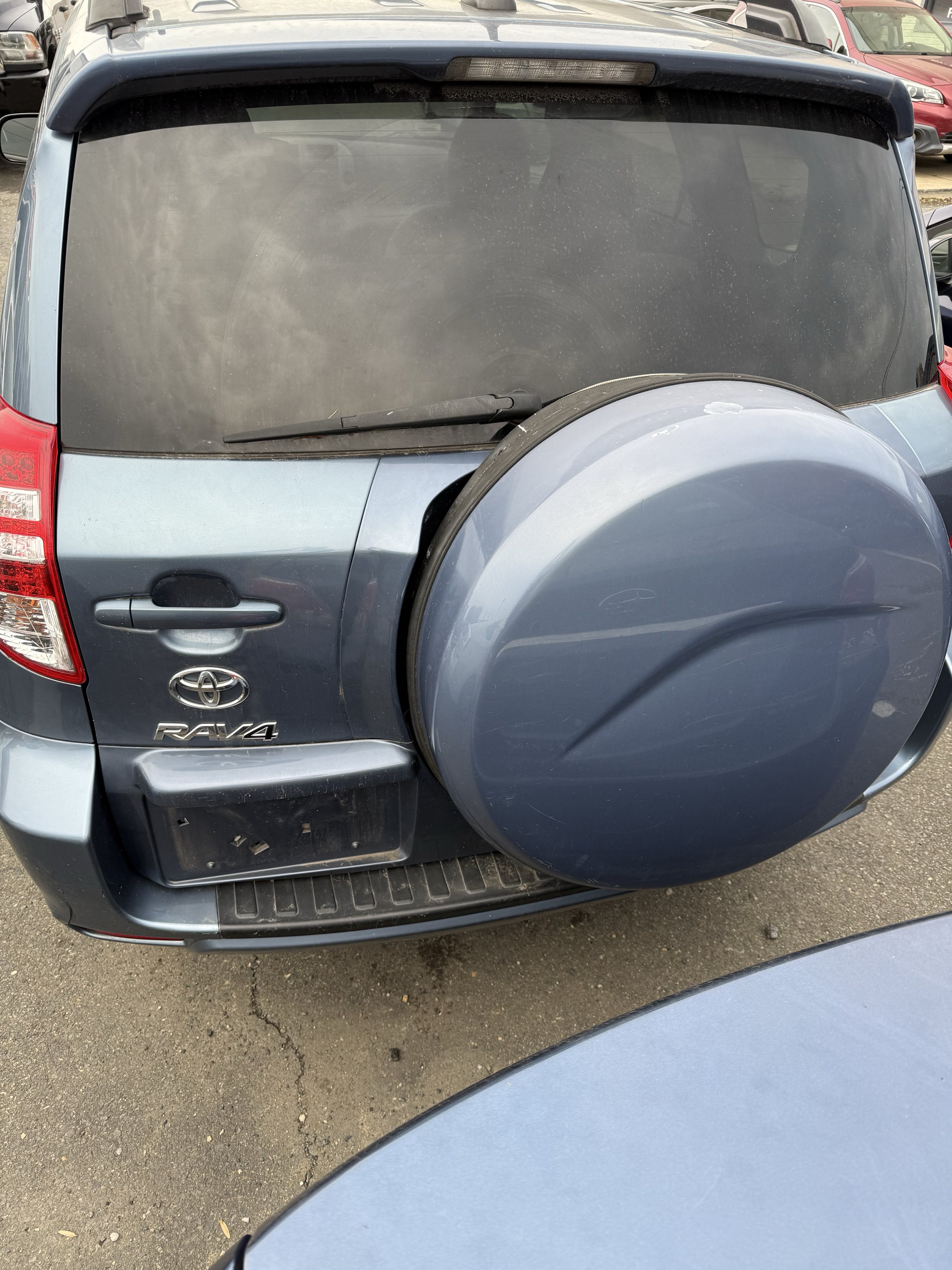 Used 2012 Toyota RAV4 4WD V6 w/ Tow Prep Pkg image 6