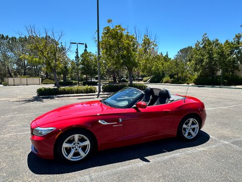 Used 2015 BMW Z4 sDrive28i image 16