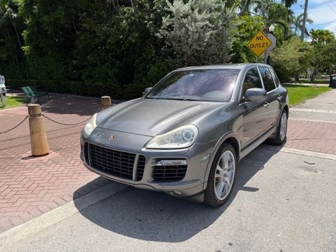 Used 2009 Porsche Cayenne Turbo S AWD/4WD image 1