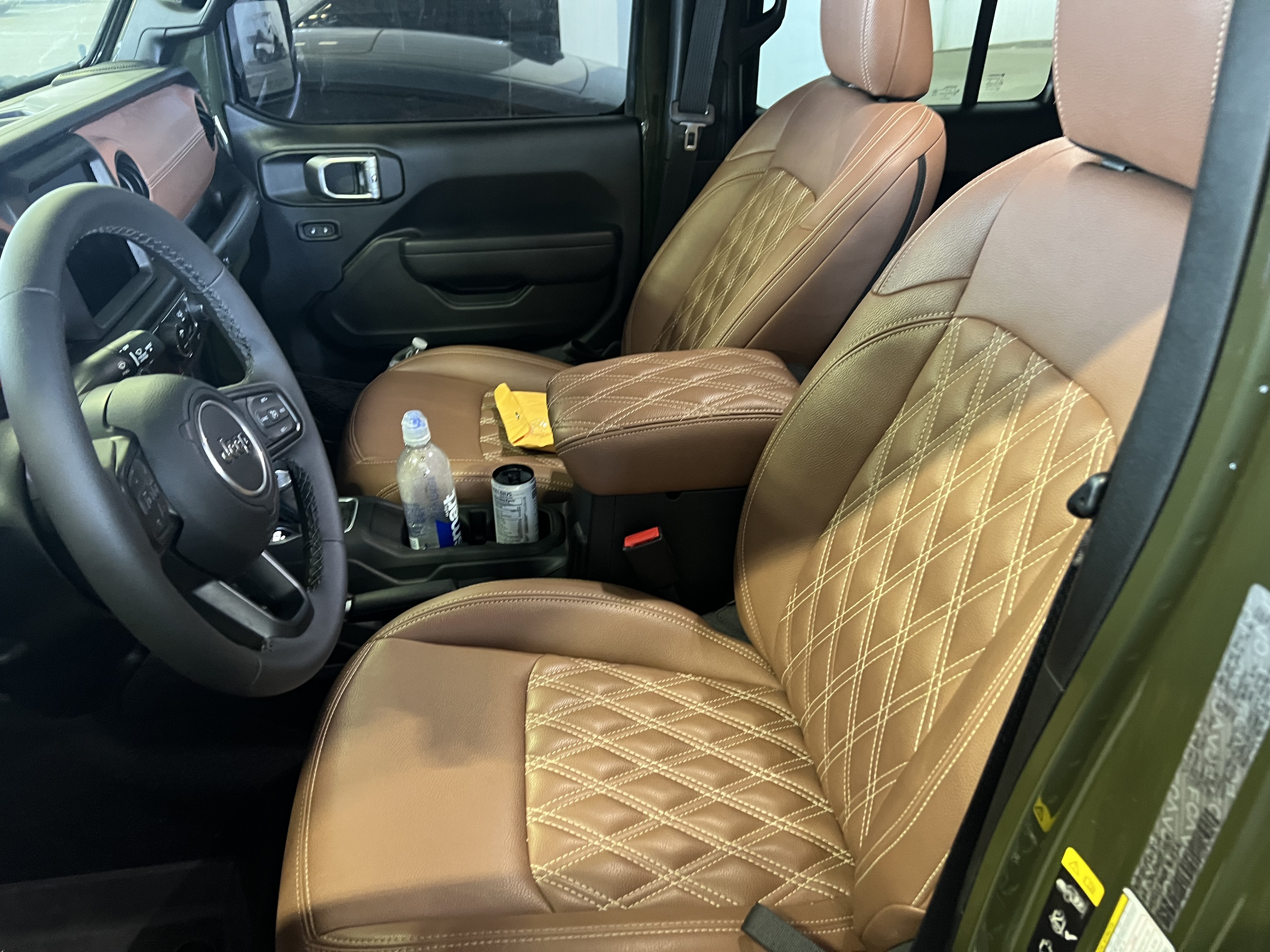 Used 2023 Jeep Gladiator Sport AWD/4WD image 5